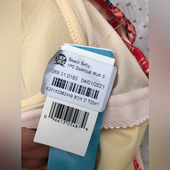 NWT MIRACLE BEACH BETTY DREAMSUIT One Piece Swim - Picture 12 of 15